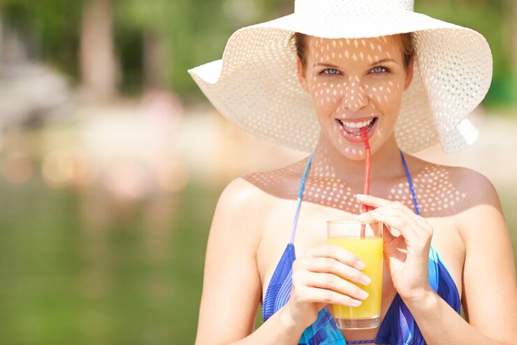 woman-with-sunhat